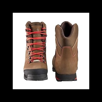 Botas de caminhada castanhas com atacadores vermelhos vistas de frente e atrás