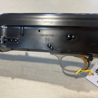 BROWNING EVENTY *VENDIDA