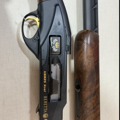 Espingarda de caça Beretta UGB25 Xcel com madeira e metal negro