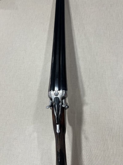 Espingarda de canos duplos com madeira e metal