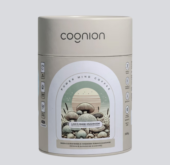 Embalagem cilíndrica cinza claro com rótulo e imagem de cogumelos Lions Mane.