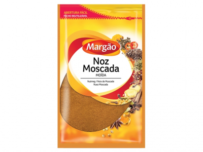 Pacote de noz-moscada moída Margão com embalagem amarela e vermelha