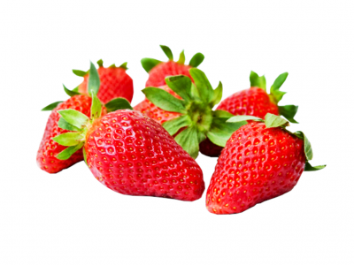 Seis morangos vermelhos frescos com folhas verdes sobre fundo branco