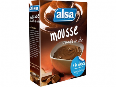 Caixa de mousse Alsa chocolate de leite com imagem do mousse e pedaços de chocolate