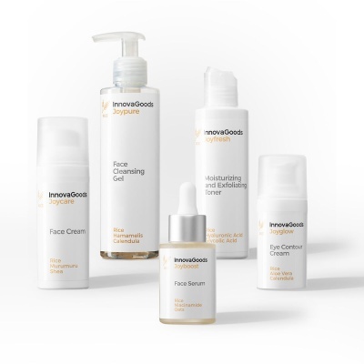 Cinco produtos de cuidados faciais InnovaGoods em embalagens brancas com texto laranja e preto