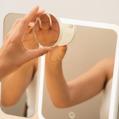 Espelho retangular com luz LED e espelho de aumento redondo com ventosa