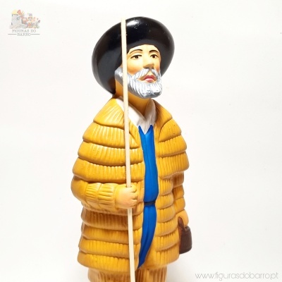 Pastor em Cerâmica Capa Amarela 23cm