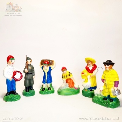 Conjunto de 12 Figuras para o Presépio ou Cascata de São João