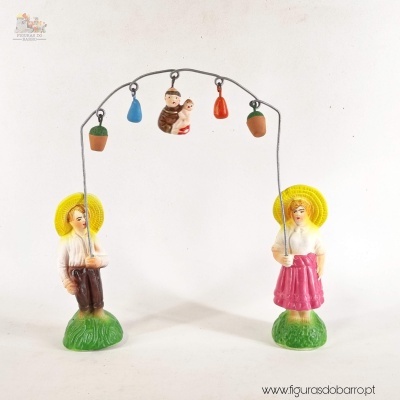 Casal de Chapéu com Arcos Santos Populares