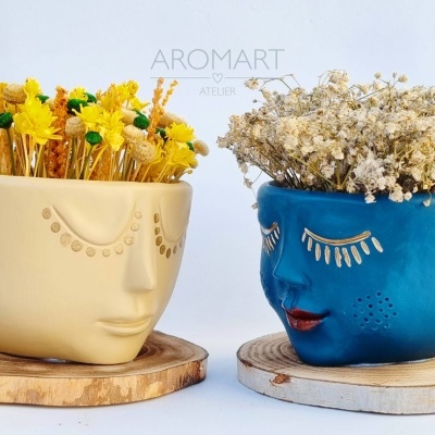 Vaso com base de madeira - "Cabecinhas"