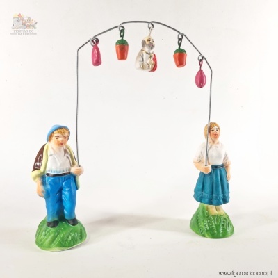 Casal com Arcos Santos Populares (homem com capa)