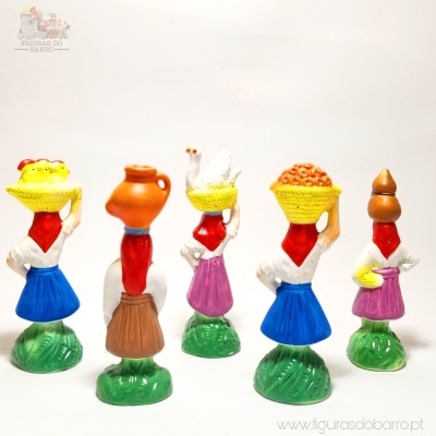 Conjunto de 5 mulheres para o presépio