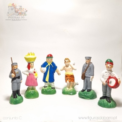 Conjunto de 12 Figuras Complementares para o Presépio ou Cascata de São João