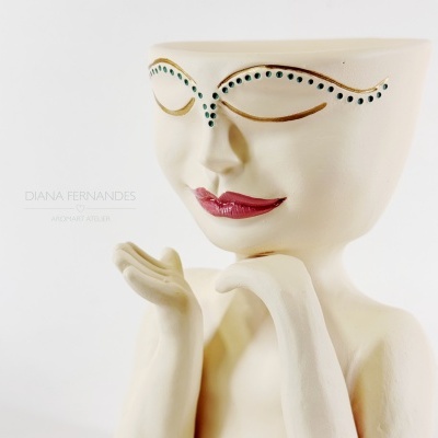 Jarra em cerâmica com rosto