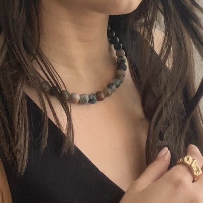 Colar pedras naturais verdes