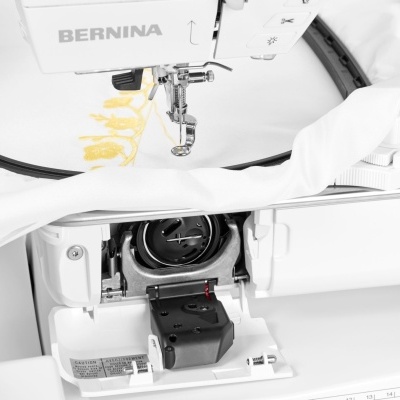 Máquina de bordar Bernina 700