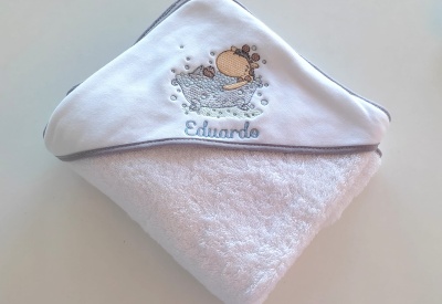 Toalha de banho Girafa na banheira