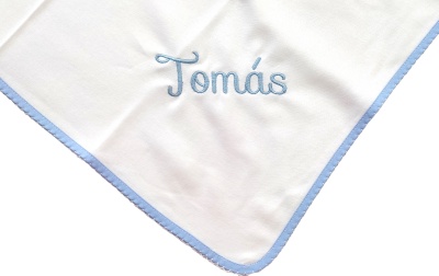 Fralda com nome bordado