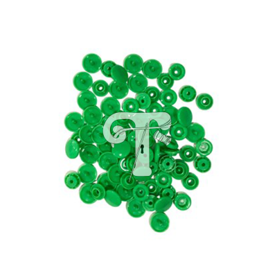 botões de pressão verdes em fundo branco