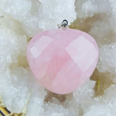 Pendente de Quartzo Rosa Coração Facetado