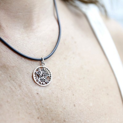 Pendente Tetragrammaton