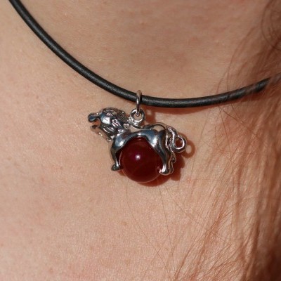 Colar Com Pedra e Signo do Zodíaco Colar Com Pedra e Signo do Zodíaco