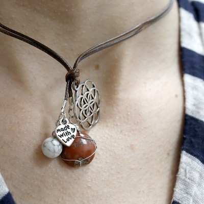 Colar Jaspe Vermelho com Flor da Vida