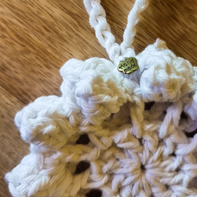 Pendente Caça-Sonhos em Crochê Branco Pendente Caça-Sonhos em Crochê Branco