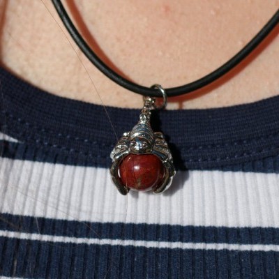 Colar Com Pedra e Signo do Zodíaco Colar Com Pedra e Signo do Zodíaco