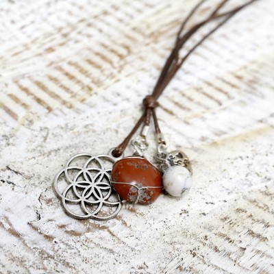 Colar Jaspe Vermelho com Flor da Vida