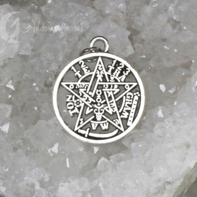 https://www.andreyadreams.com/product/pendente-tetragrammaton-grande