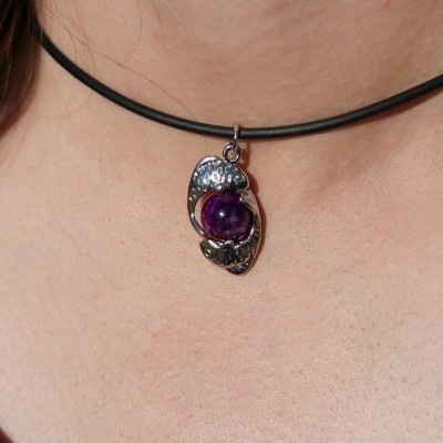 Colar Com Pedra e Signo do Zodíaco Colar Com Pedra e Signo do Zodíaco