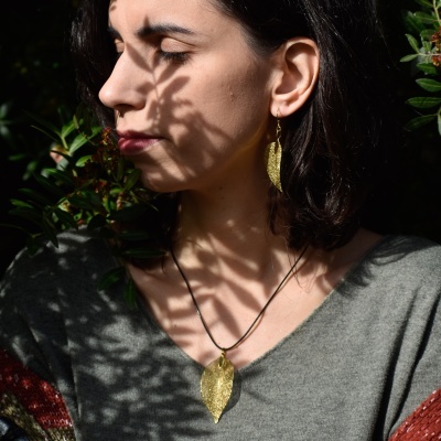 Brincos e Colar Naturae | Disponível 2 duas cores: Ouro Dourado e Ouro Rosa