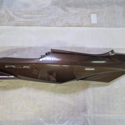 CARENAGEM TRASEIRA ESQUERDA PCX 15-18