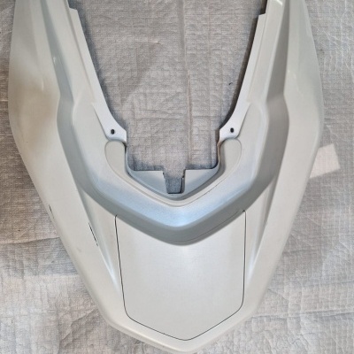 CARENAGEM PEGA TRASEIRA PCX 18-20