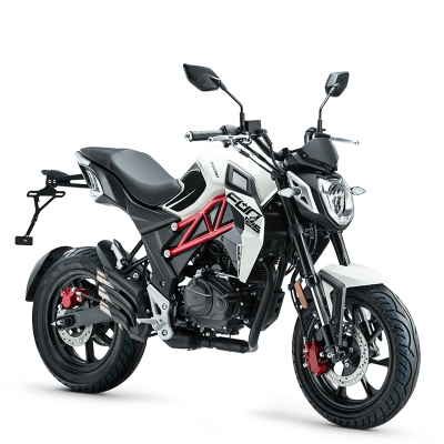 Motocicleta desportiva branca, preta e vermelha com farol quadrado e travões vermelhos.