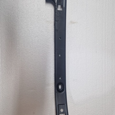 SUPORTE POUSA PÉS ESQUERDO PIAGGIO BEVERLY 250