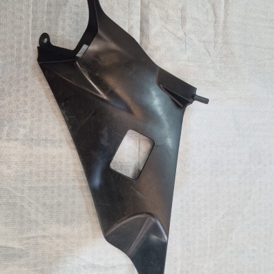 CARENAGEM INTERIOR ESQUERDA SUZUKI GSXR 1000 K5