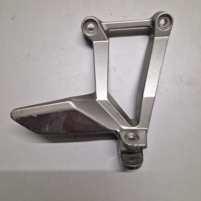 SUPORTE PATIM TRASEIRO DIREITO YAMAHA XT 660 2006