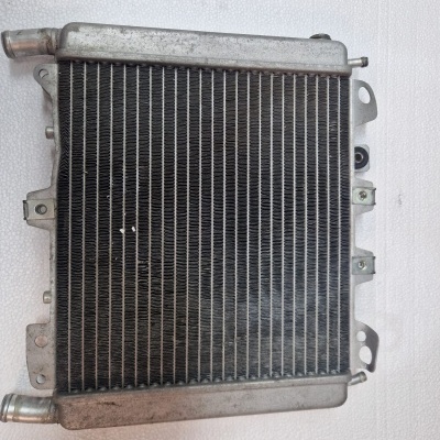 RADIADOR DE ÁGUA PIAGGIO BEVERLY 621604