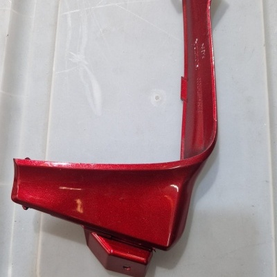 CARENAGEM EXTERIOR ESQUERDA PCX 19-20