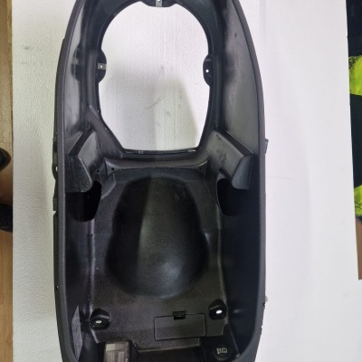 CAIXA CAPACETE PIAGGIO BEVERLY 250 2010