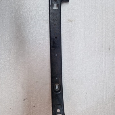 SUPORTES POUSA PÉS DIREITO PIAGGIO BEVERLY 250