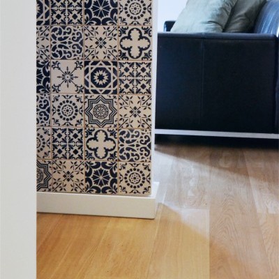 Backsplash with Portuguese Tiles hand painted in Cobalt Blue
