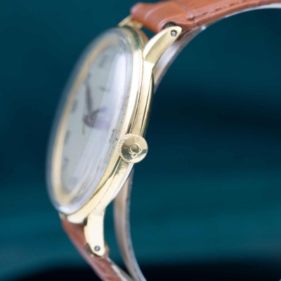 Omega Classic 2325/2