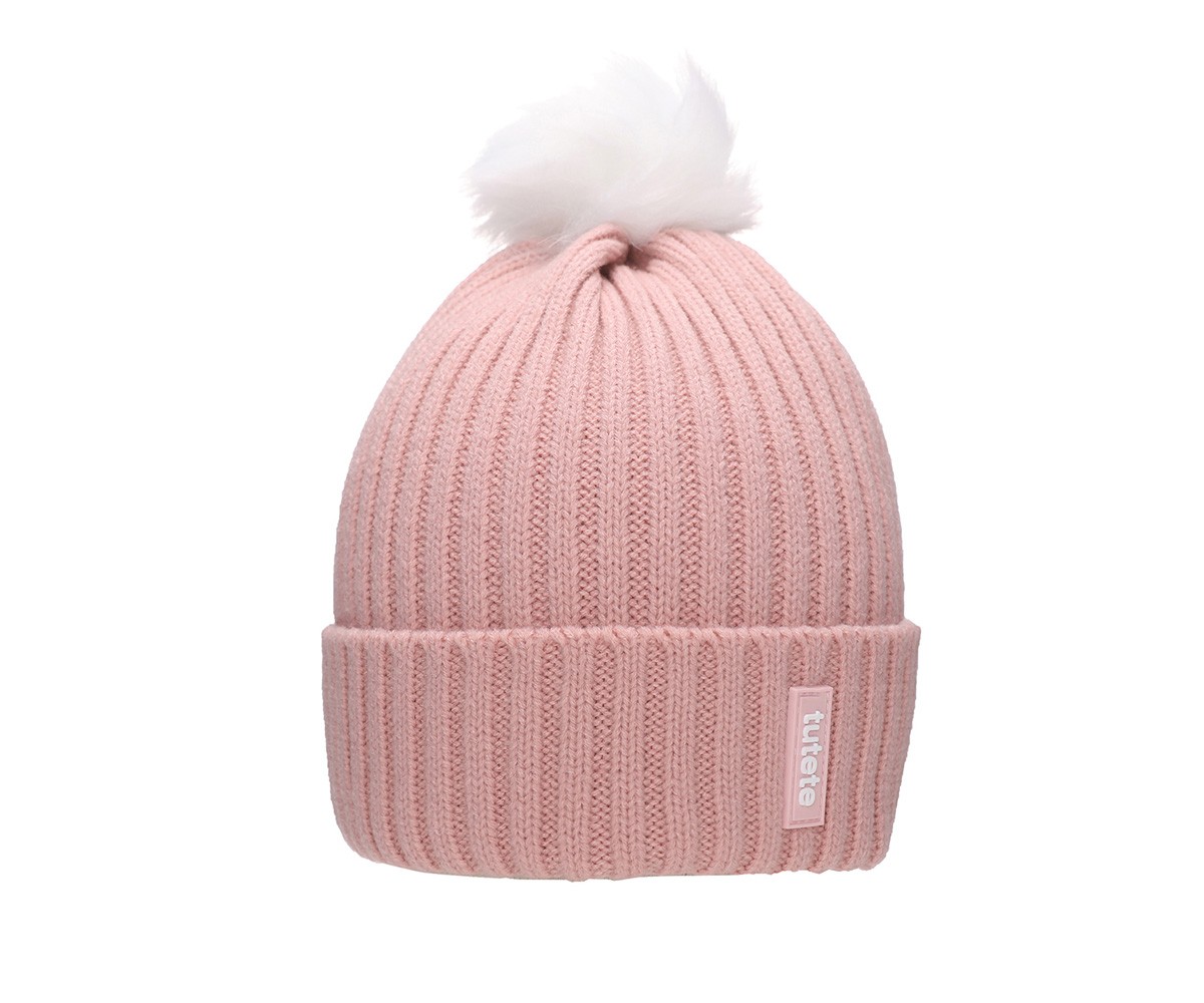 Gorro rosa de malha com pompom branco e etiqueta tutete.