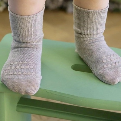 MEIAS ANTI-DERRAPANTES EM BAMBU - GO BABY GO- SAND