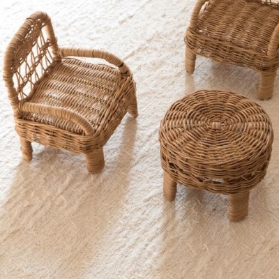 CONJUNTO CADEIRA E MESA DE RATTAN