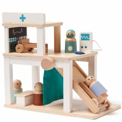 Hospital em madeira- KID´S CONCEPT