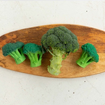 MORDEDOR OLY&CAROL - BRUCY THE BROCCOLI BABY TEETHER